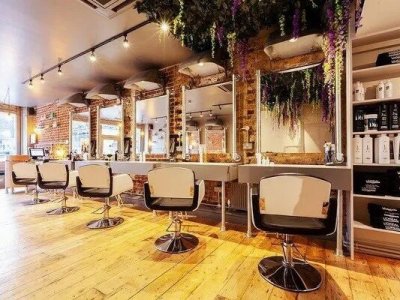 Nail Table on Clapham High Street