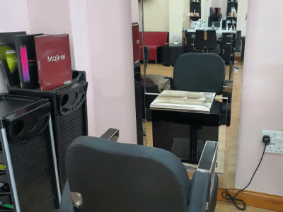Hairdressing chair for rent in Fulham Salon