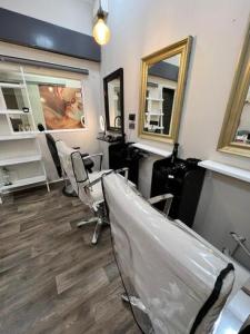 Beautiful Salon Chair Brixton 75 Week