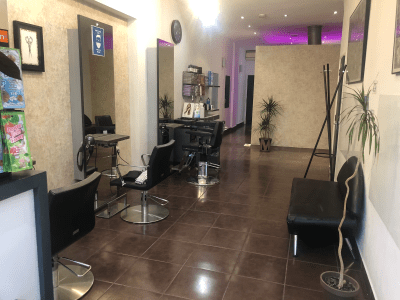 Prime Nail Technician Station Available: Join Busy High Street Salon in NW10!