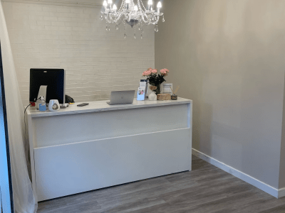 Premier Salon Rental Opportunity: 2 Beauty Rooms and Brow Bar in Southeast London!