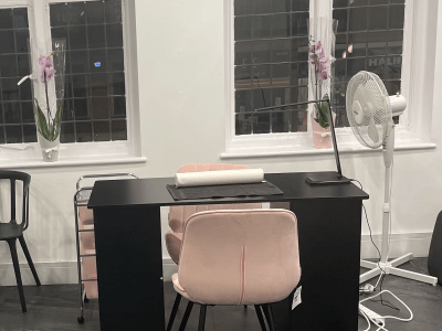 Rent Your Nail Station: Newly Decorated Salon in Pinner, NW London!