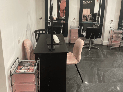 Rent Your Nail Station: Newly Decorated Salon in Pinner, NW London!