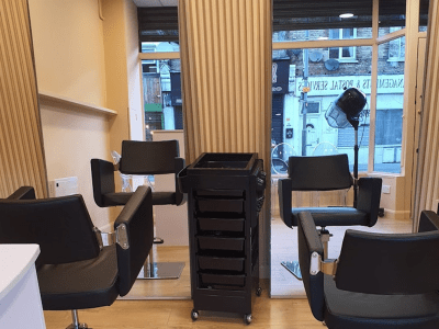 Rent Your Nail Station in Brand New Streatham Salon, London!