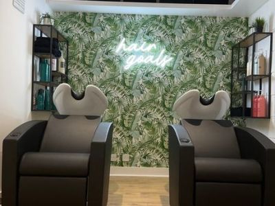 Chair available to rent in Chelsea salon