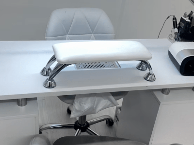 Nail Table Rental: Prime Location in Old Kent Road, South East London