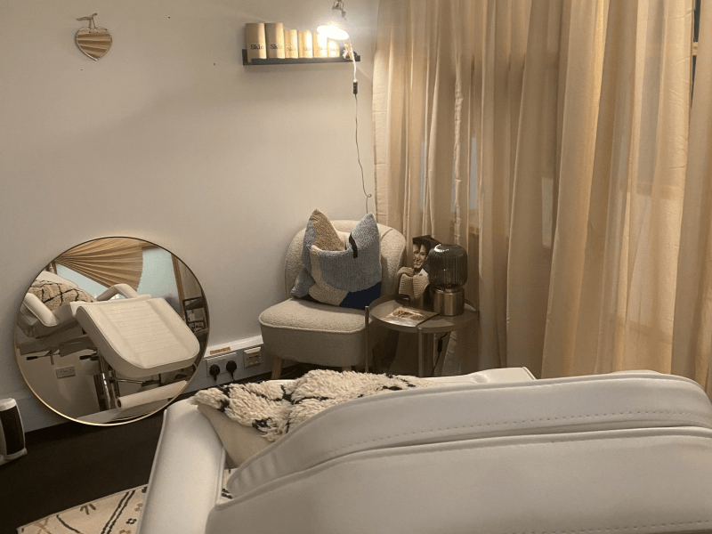 Light and cosy beauty studio to rent​,​ East London E8