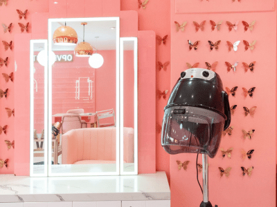 Hairdressing chair available to rent in Bricklane E1