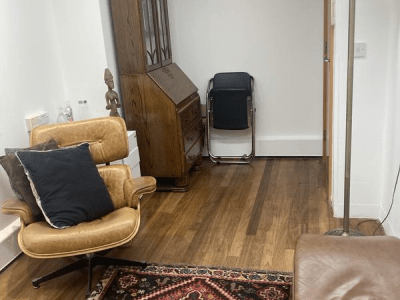 Tranquil Therapy Haven: Stylish & Intimate Room in Covent Garden, WC2H