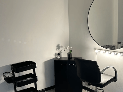 🌟 Hairstylist​,​ Barbers Chair Rental in Luxury Studio - Lewisham 🌟