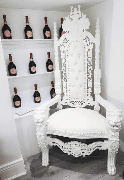 LASH Room Start £50 per day to rent @ Ashtone’s Beauty Box