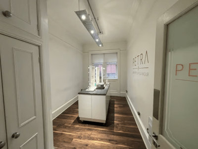 Complete Hair & Beauty Salon with Kitchen & Washrooms