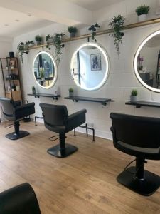 Chair available to rent in Chelsea salon