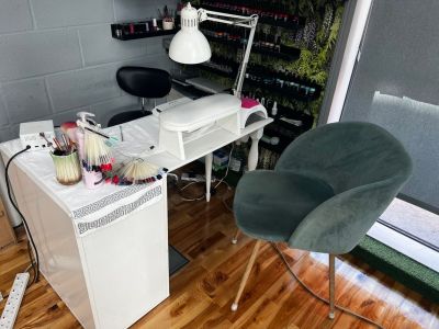 Beauty room to rent in a well established salon