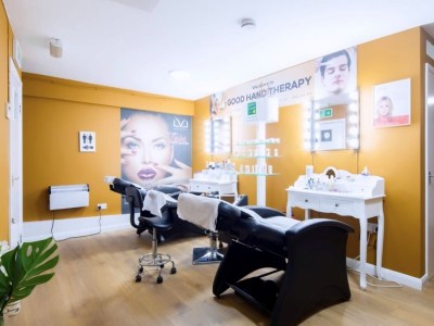 Barber chair to rent in bethnal green