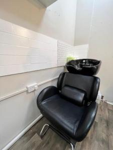 Beautiful Salon Chair Brixton 75 Week