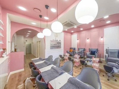 Beauty / Aesthetic room to rent