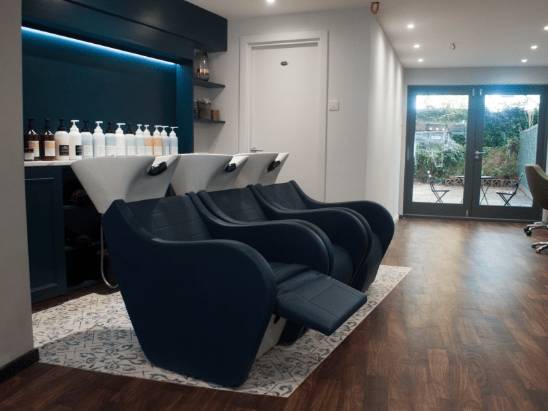 Rent Your Spot in Luxury: Hairdressing Chairs Available Now at Our Salon!