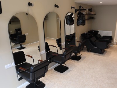 The Chair Salon: Salon Chairs. Nail Table & Beauty Room Available To Rent!