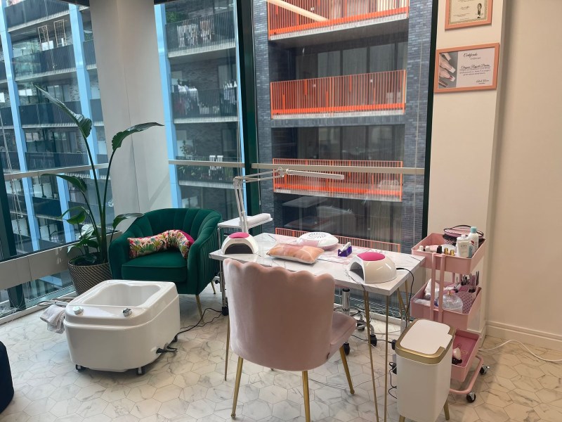 Rent Your Sophisticated Nail Artist Space in East London!