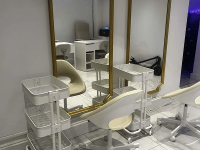 Nail station available for rent in Woolwich