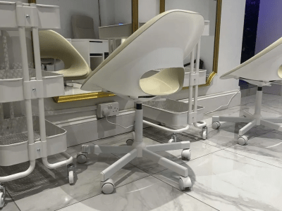 Nail station available for rent in Woolwich