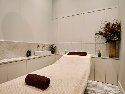 Beauty rooms to rent in busy Chiswick & Ealing Broadway West London Salons. No fixed contract, total flexibility!