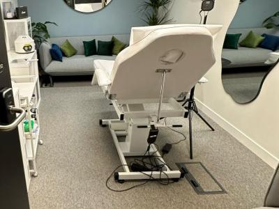 Therapy/ Treatment/Beauty room to rent in Central London-Battersea Power Station.