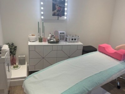 Therapy/ Treatment/Beauty room to rent in Central London-Battersea Power Station.