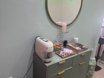 Therapy/ Treatment/Beauty room to rent in Central London-Battersea Power Station.