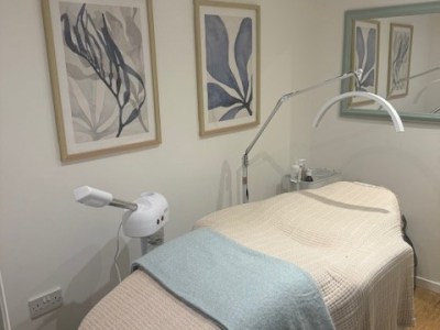Therapy/ Treatment/Beauty room to rent in Central London-Battersea Power Station.