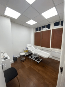NEW treatment room in Medical Centre in the heart of Liverpool St