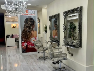 Beauty therapy room, Manicure Table, Eyebrow threading chair and hairdresser chair to rent