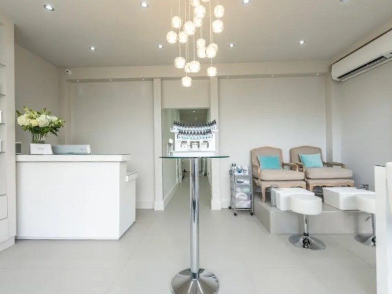 Nail & Pedi area to rent