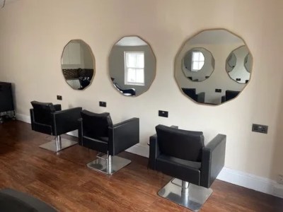 Hairdressing Chair to Rent