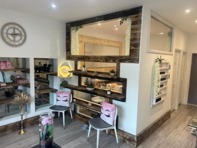 nail table with storage spaces available