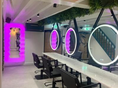 Hair Stylist chairs to rent in Chiswick & Ealing Broadway Salons. No fixed contract, rent by the hour, day, week or month!