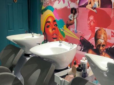 Hair Stylist chairs to rent in Chiswick & Ealing Broadway Salons. No fixed contract, rent by the hour, day, week or month!