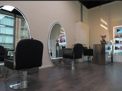 Nail Station for rent in prime Manchester location