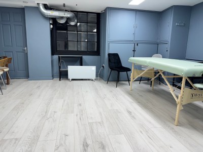 Beauty room available in the heart of London