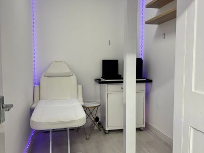 Two Beauty Rooms In A Prime Location