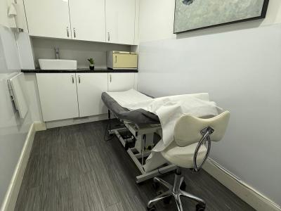 Salon Space and Chair for Rent in London