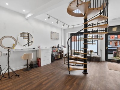 Rooms available for rent in Bolton Studio/Salon