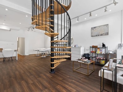 Rooms available for rent in Bolton Studio/Salon