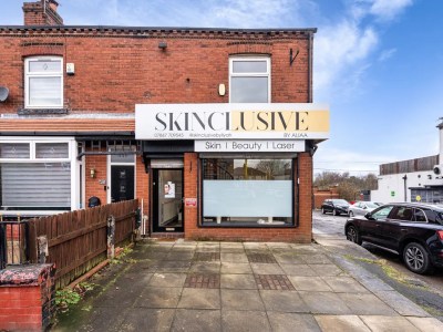 Rooms available for rent in Bolton Studio/Salon