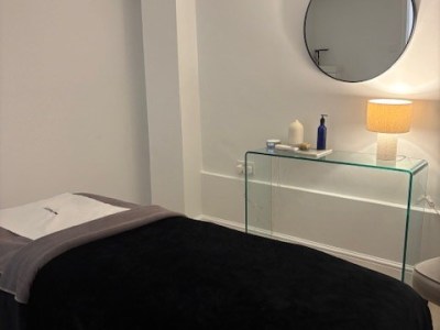 Spacious room available, premium location.