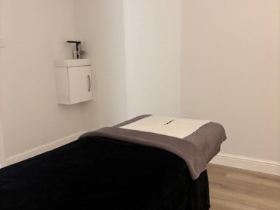 Spacious room available, premium location.